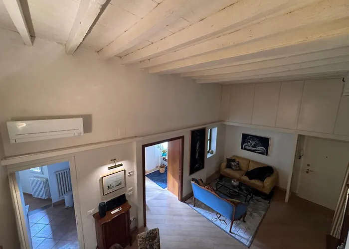 Daire Charming Flat San Niccolo 87 Floransa